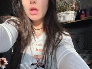 Live трансляция YunaMontes - Runet.cam