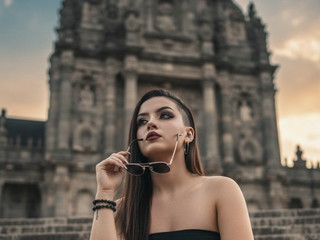 🎁 Unwrapped Moments