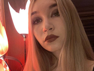 Flirty Daydreams 🌙