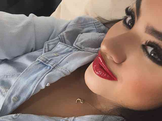 MiaFoxmml