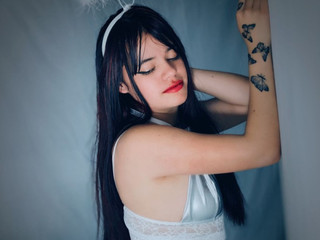 Ready to lose your head between my sheets?