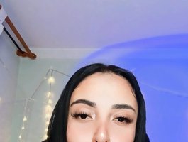 AmberGoddesss webcam