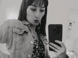 PRETTY GIRL