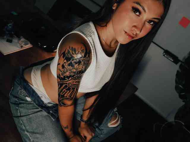MiaAdams