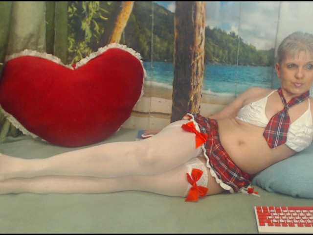 SexyyIrinka Live Cam on BongaCams