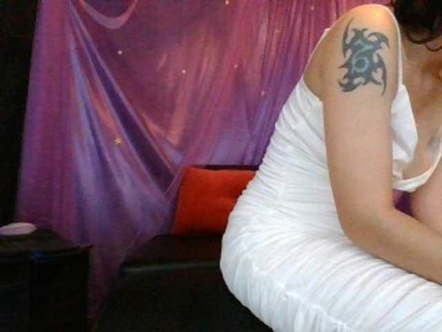 AlluringAli25 from BongaCams is Freechat