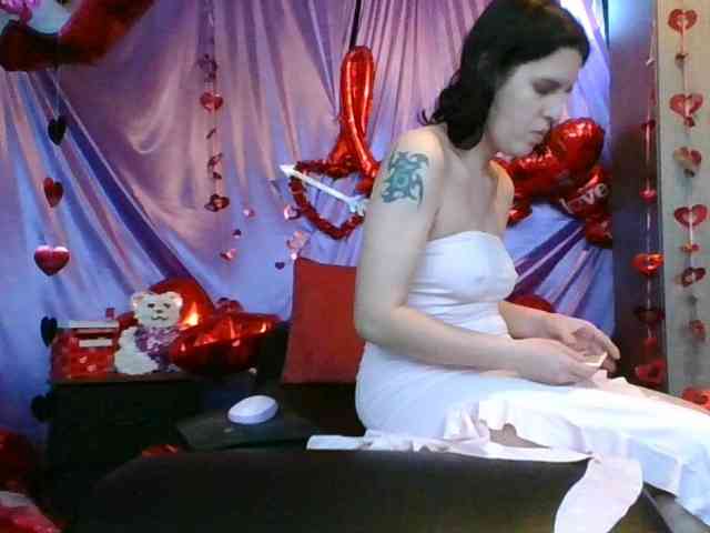 AlluringAli25 webcam