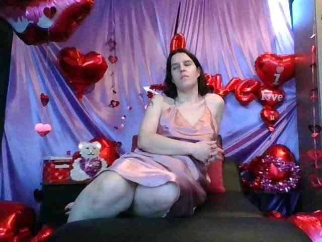 AlluringAli25 webcam