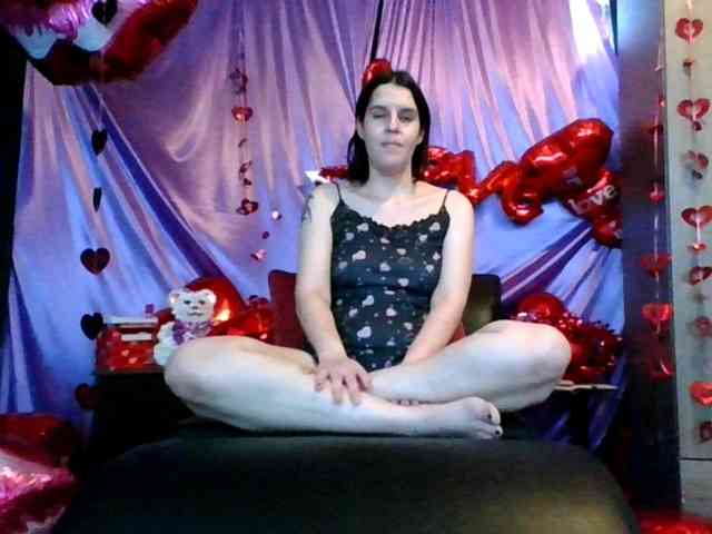 AlluringAli25 webcam