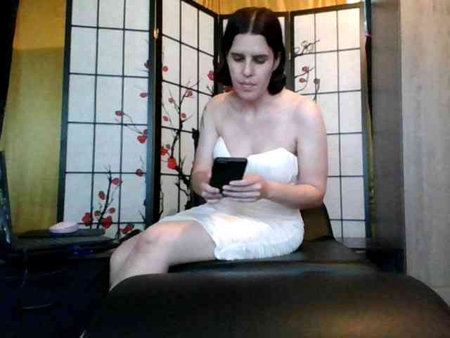 AlluringAli25 webcam