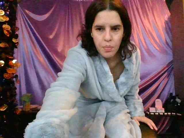 AlluringAli25 webcam