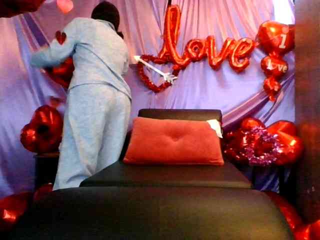 AlluringAli25 webcam