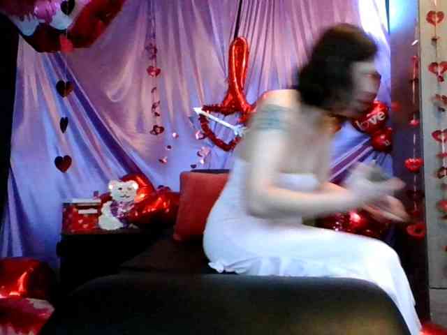 AlluringAli25 webcam