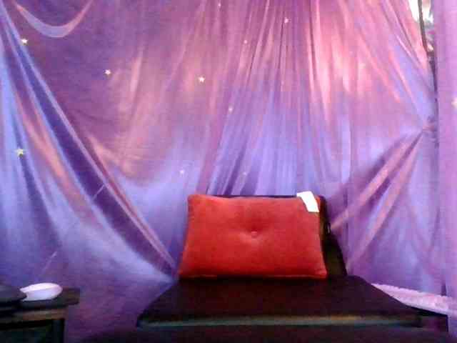 AlluringAli25 webcam