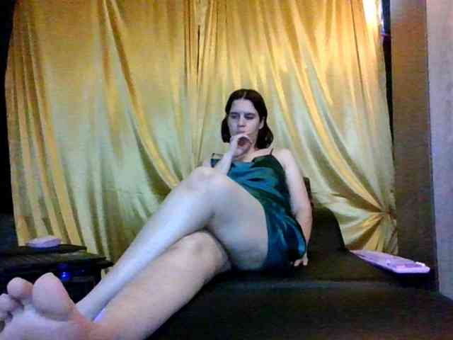 AlluringAli25 webcam