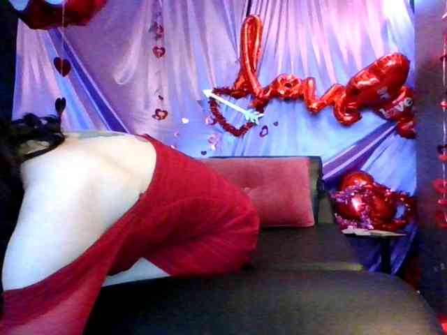 AlluringAli25 webcam