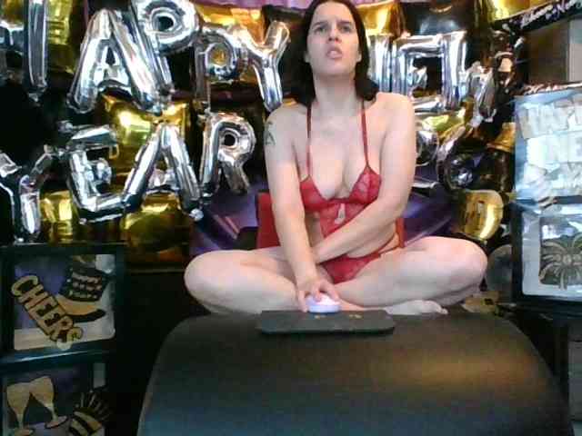 AlluringAli25 AlluringAli25