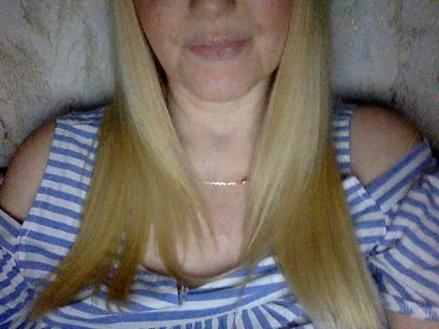 BlondyVio's BongaCams show and profile