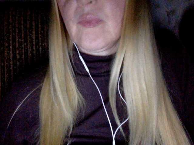 BlondyVio's BongaCams show and profile