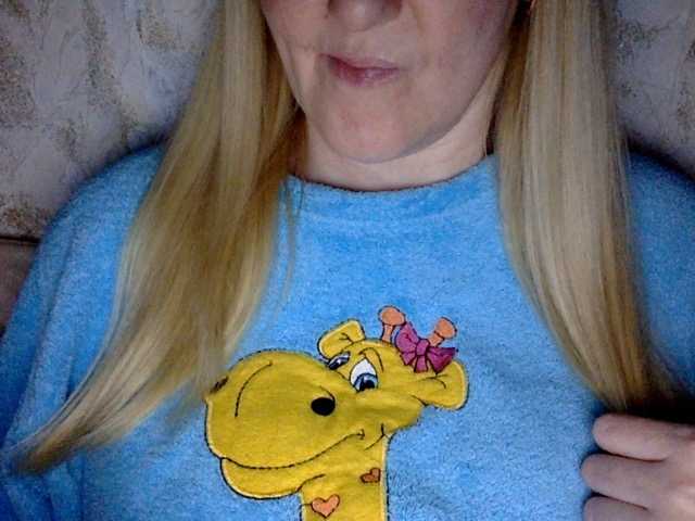 BlondyVio's BongaCams show and profile