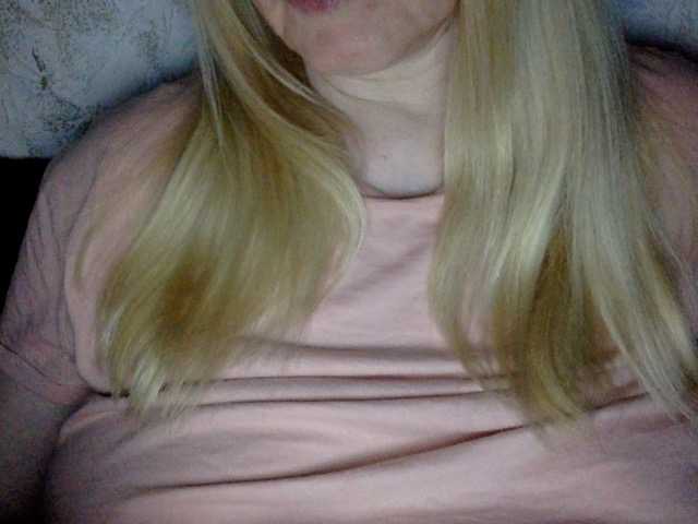 BlondyVio Live Cam on BongaCams