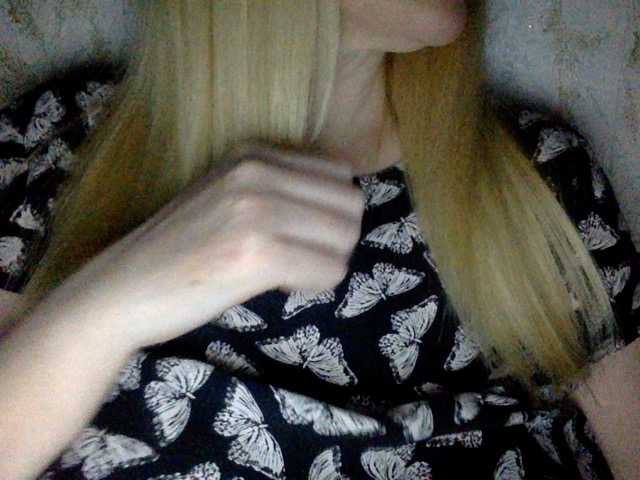 BlondyVio's BongaCams show and profile