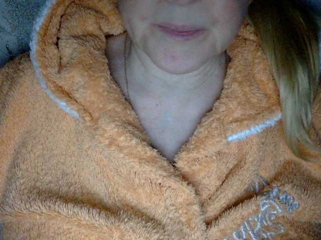 BlondyVio's BongaCams show and profile