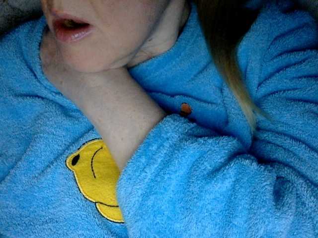 BlondyVio's BongaCams show and profile