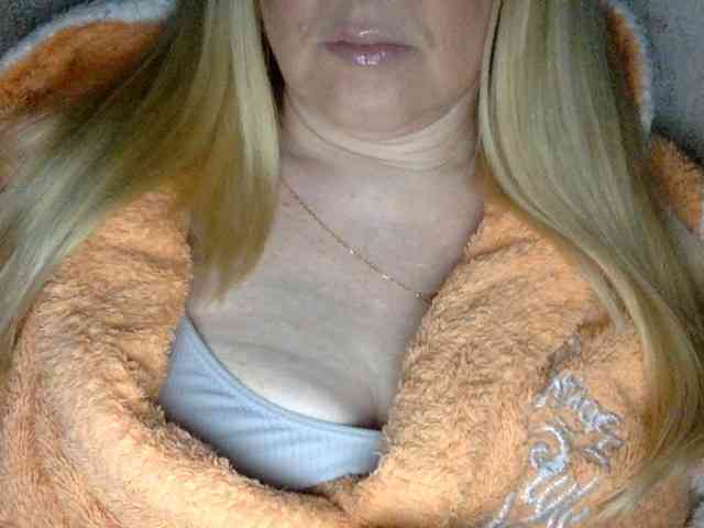 BlondyVio webcam