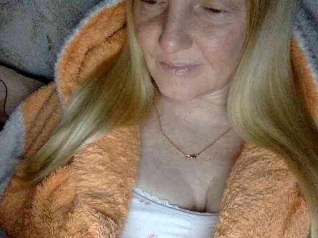 BlondyVio webcam
