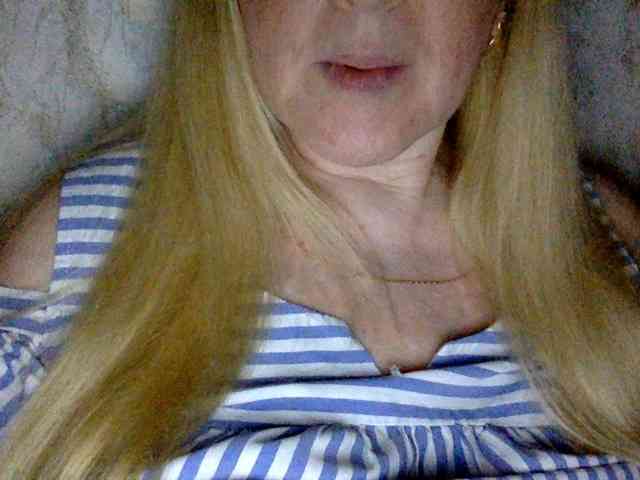 BlondyVio webcam