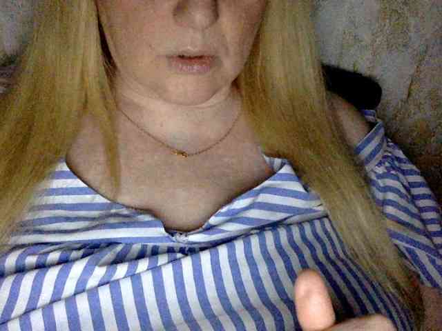 BlondyVio webcam