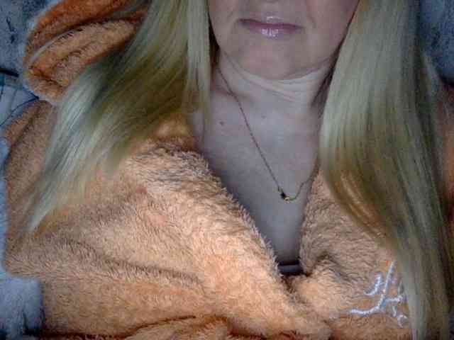 BlondyVio webcam
