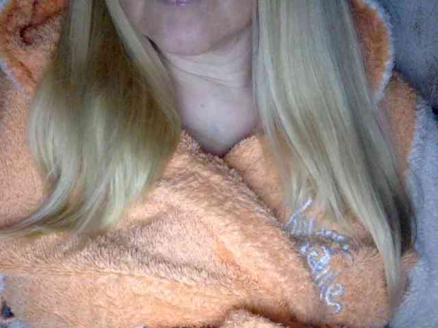 BlondyVio webcam