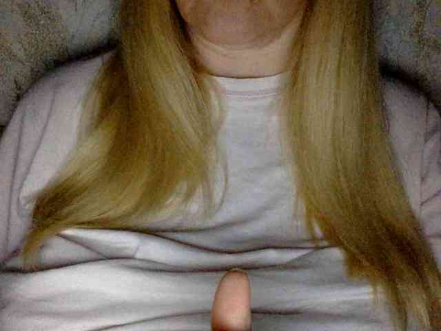 BlondyVio webcam
