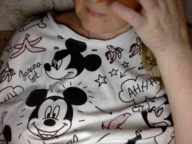 BlondyVio webcam