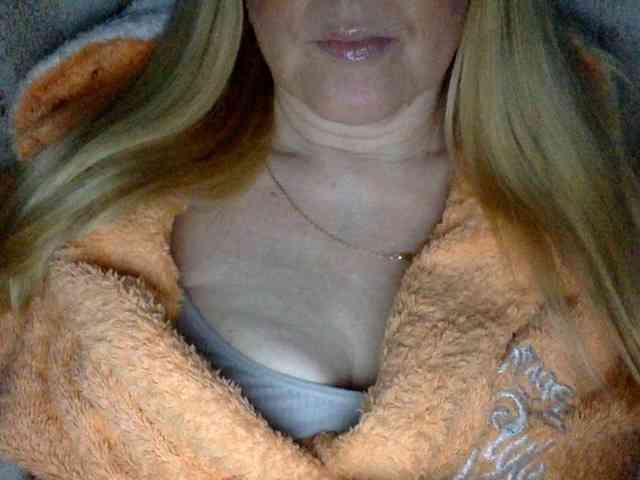 BlondyVio webcam