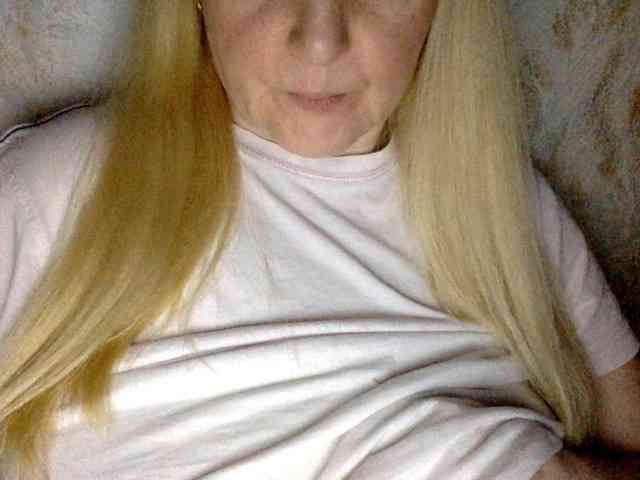 BlondyVio webcam