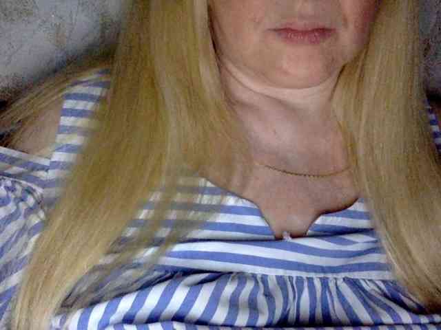 BlondyVio webcam