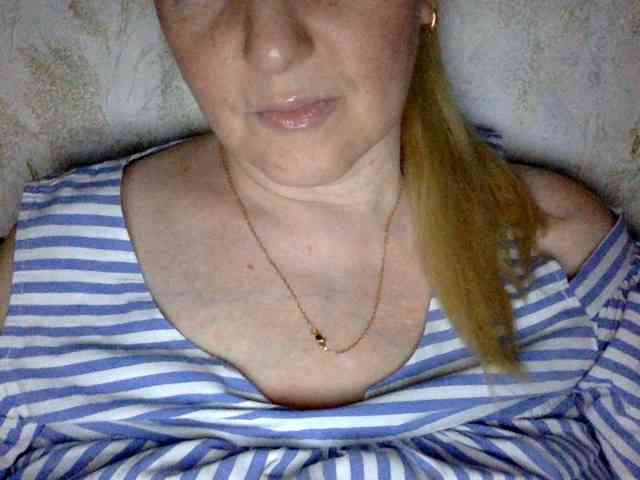 BlondyVio webcam