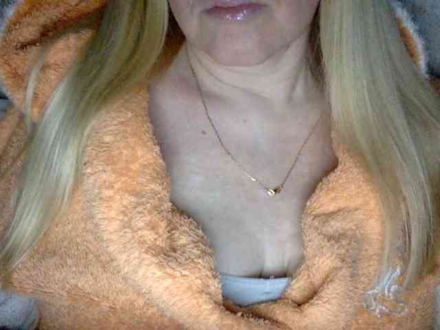 BlondyVio webcam