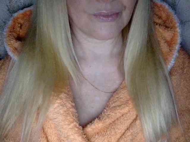 BlondyVio webcam