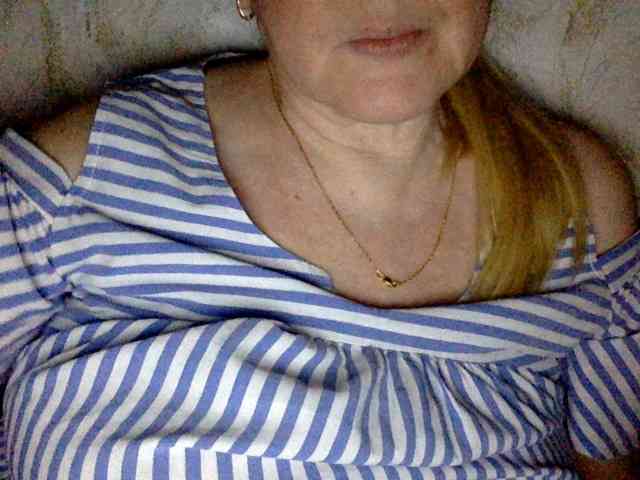 BlondyVio webcam
