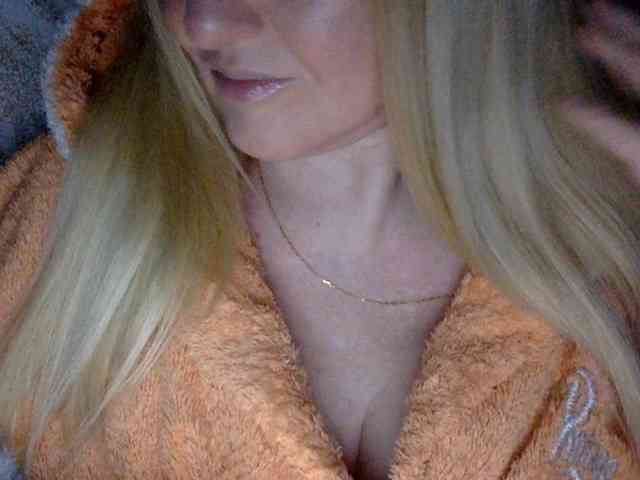 BlondyVio webcam