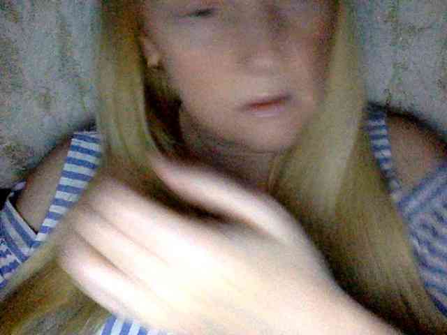 BlondyVio webcam
