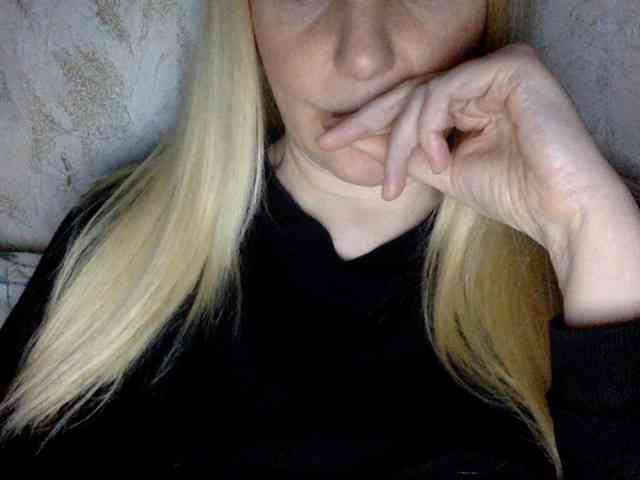 BlondyVio webcam