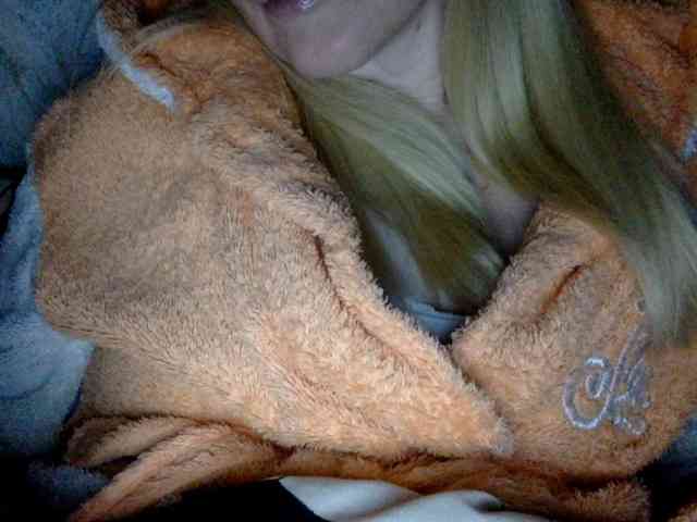 BlondyVio webcam