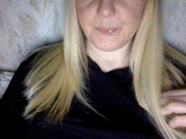 BlondyVio webcam