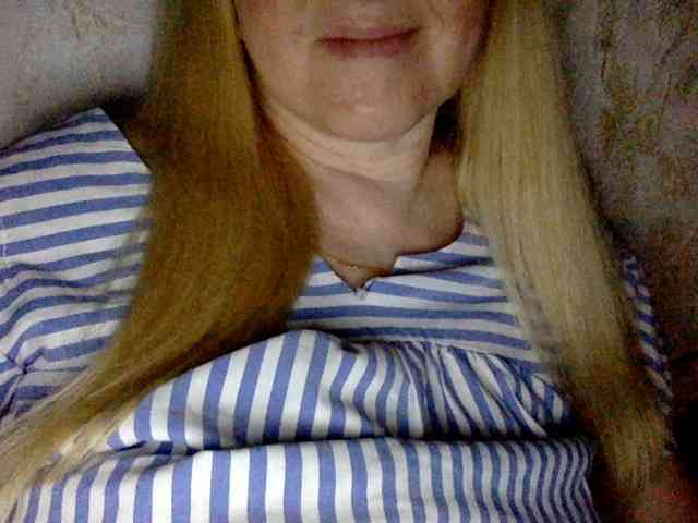 BlondyVio webcam