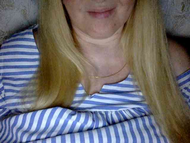 BlondyVio webcam